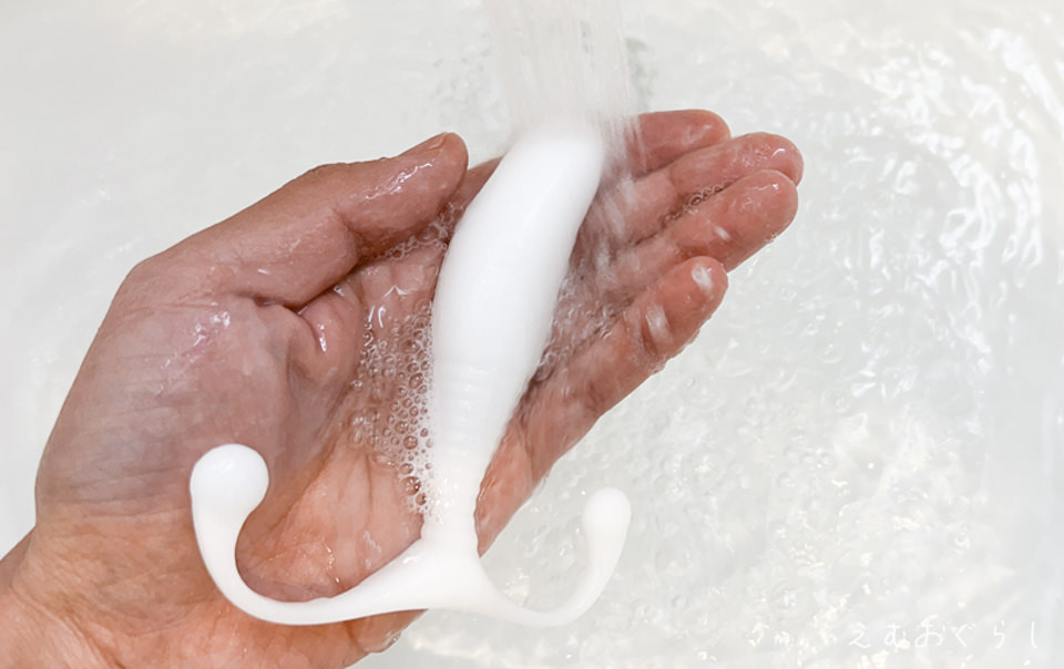 アネロスMGXトライデントを使用後に薬用ハンドソープとぬるま湯で清潔に保つ。